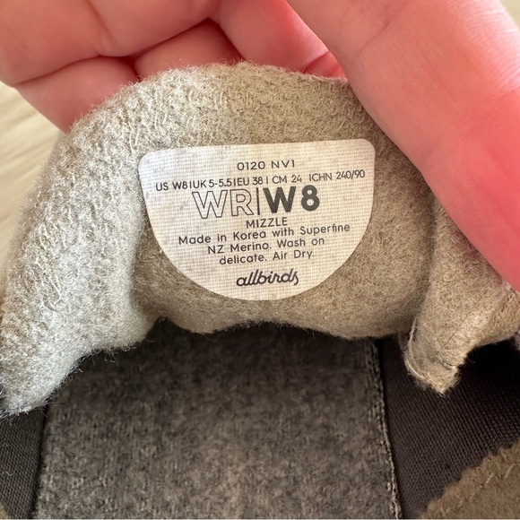 Allbirds Wool Runners - Gray and Cream Sneakers Shoes Sz 8 - Picture 7 of 9